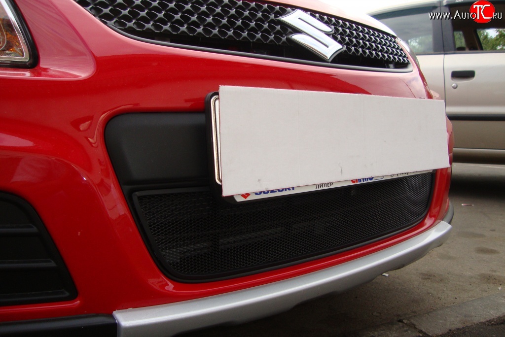 1 469 р. Сетка на бампер хетчбек (рестайлинг) Russtal (черная) Suzuki SX4 GYA,GYB  рестайлинг, хэтчбэк (2010-2016)  с доставкой в г. Пермь