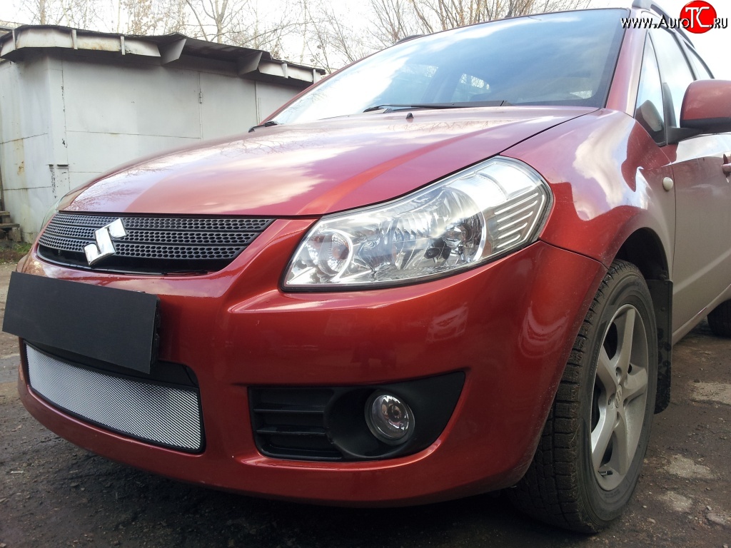 1 539 р. Сетка на бампер (хетчбек) Russtal (хром) Suzuki SX4 GYA,GYB  рестайлинг, хэтчбэк (2010-2016)  с доставкой в г. Пермь
