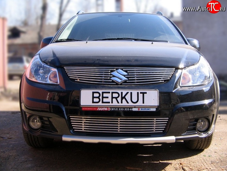 5 999 р. Декоративная вставка решетки радиатора (хетчбек) Berkut Suzuki SX4 GYA,GYB  рестайлинг, хэтчбэк (2010-2016)  с доставкой в г. Пермь