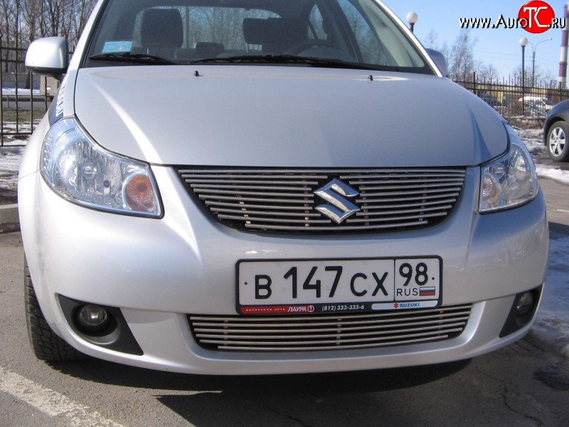 5 999 р. Декоративная вставка решетки радиатора (седан) Berkut Suzuki SX4 GYA,GYB  рестайлинг, хэтчбэк (2010-2016)  с доставкой в г. Пермь