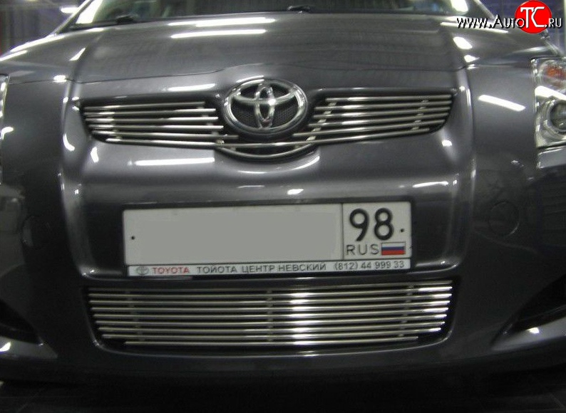 5 899 р. Декоративная вставка решетки радиатора Berkut Toyota Auris E150 хэтчбэк 5 дв. дорестайлинг (2006-2010)  с доставкой в г. Пермь