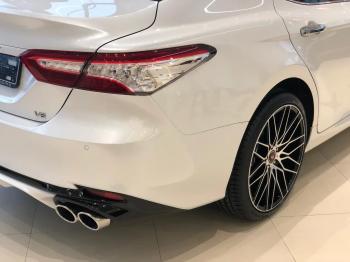 19 499 р. Накладка заднего бампера HEMMES Toyota Camry XV70 дорестайлинг (2017-2021) (неокрашенная)  с доставкой в г. Пермь. Увеличить фотографию 3