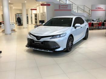 16 899 р. Накладка переднего бампера HEMMES Toyota Camry XV70 дорестайлинг (2017-2021)  с доставкой в г. Пермь. Увеличить фотографию 2
