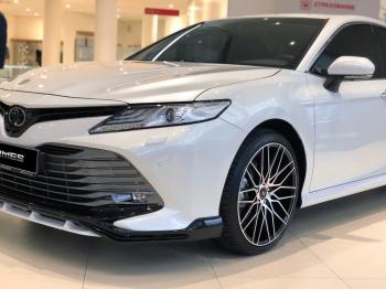 16 899 р. Накладка переднего бампера HEMMES Toyota Camry XV70 дорестайлинг (2017-2021)  с доставкой в г. Пермь. Увеличить фотографию 5