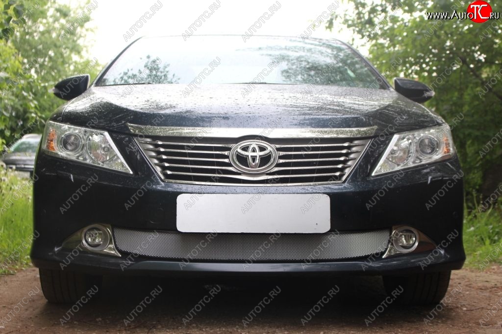1 539 р. Защитная решётка в воздуховод автомобиля Russtal (хром) Toyota Camry XV50 дорестайлинг (2011-2014)  с доставкой в г. Пермь
