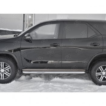 43 999 р. Порожки для ног (труба Ø63) SLITKOFF  Toyota Fortuner  AN160 (2015-2025) дорестайлинг, рестайлинг (лист - нержавейка, профиль - нержавейка)  с доставкой в г. Пермь. Увеличить фотографию 2