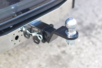 17 149 р. Фаркоп Petroil Tuning (съемный квадрат)  Toyota Fortuner  AN160 (2015-2025) дорестайлинг, рестайлинг (с нержавеющей накладкой)  с доставкой в г. Пермь. Увеличить фотографию 2