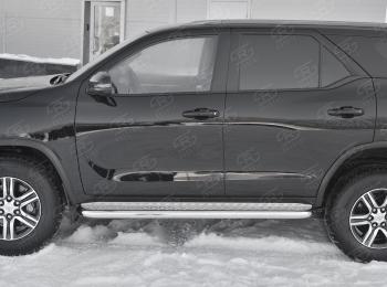 32 849 р. Порожки для ног SLITKOFF (Ø63 мм)  Toyota Fortuner  AN160 (2020-2025) рестайлинг (лист - алюминий, профиль - нержавейка)  с доставкой в г. Пермь. Увеличить фотографию 2