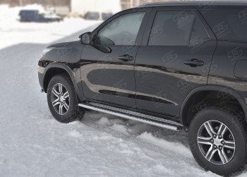 20 799 р. Защита порогов Russtal труба 120х60 овал с проступью Toyota Fortuner AN160 рестайлинг (2020-2025)  с доставкой в г. Пермь. Увеличить фотографию 3