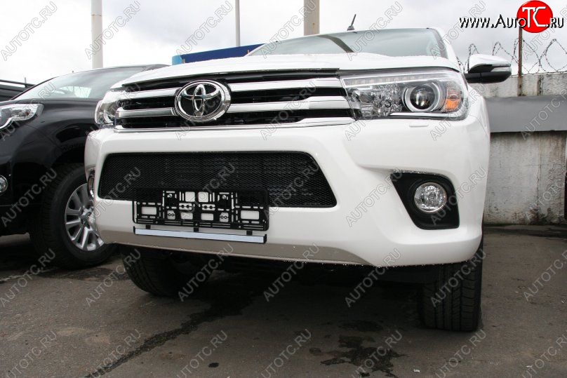 1 499 р. Защитная решётка в воздуховод автомобиля Russtal (черная) Toyota Hilux AN120 дорестайлинг (2016-2020)  с доставкой в г. Пермь