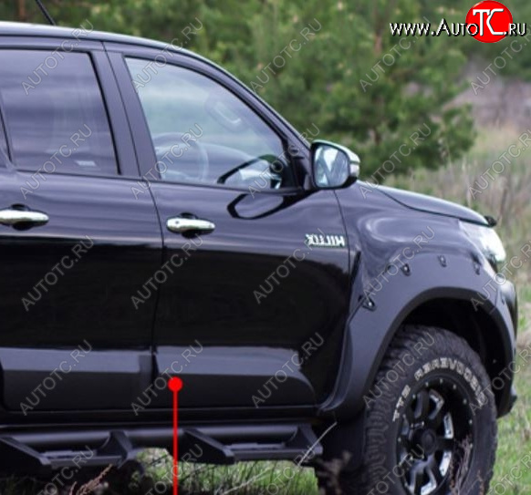 3 499 р. Молдинг двери RA (передний правый)  Toyota Hilux  AN120 (2016-2020) дорестайлинг (Поверхность шагрень)  с доставкой в г. Пермь