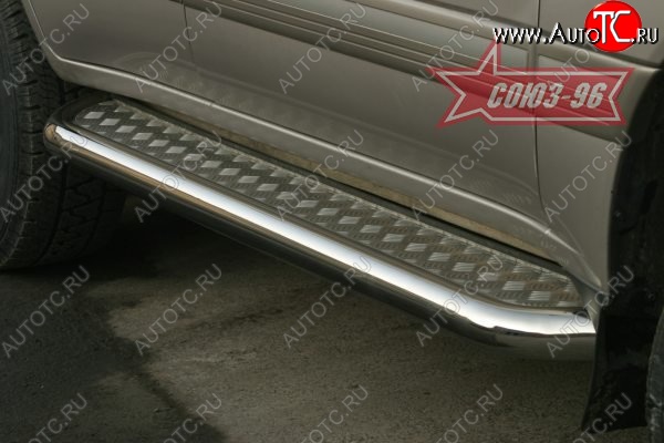 29 069 р. Защита порогов с листом Souz-96 (d76).  Toyota Land Cruiser  100 (1998-2007) дорестайлинг, 1-ый рестайлинг, 2-ой рестайлинг  с доставкой в г. Пермь