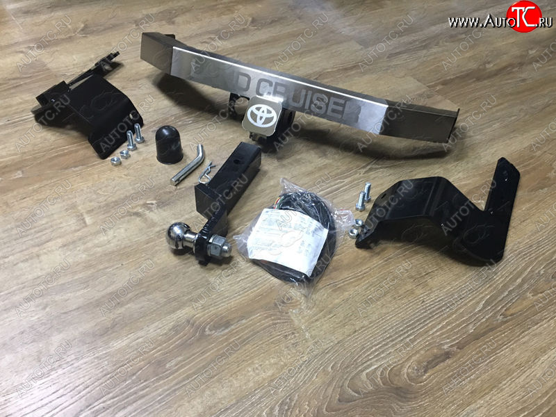 18 999 р. Фаркоп (тягово-сцепное устройство) TCC (TRD, надпись Land Cruiser)  Toyota Land Cruiser  200 (2015-2021) 2-ой рестайлинг (Оцинкованный, шар E - оцинкованный)  с доставкой в г. Пермь