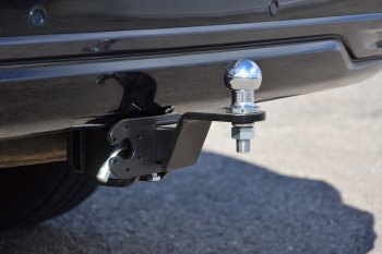 15 989 р. Фаркоп Petroil Tuning (съемный квадрат) Toyota Land Cruiser 200 2-ой рестайлинг (2015-2021)  с доставкой в г. Пермь. Увеличить фотографию 3