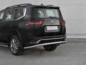 22 749 р. Защита заднего бампера (Ø63 мм, нержавейка, 70TH ANNIVERSARY) SLITKOFF  Toyota Land Cruiser  J300 (2021-2025) дорестайлинг  с доставкой в г. Пермь. Увеличить фотографию 2