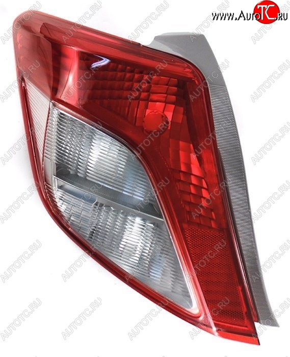 649 р. Левый фонарь SAT Toyota Yaris XP130 хэтчбэк 5 дв. дорестайлинг (2010-2014)  с доставкой в г. Пермь