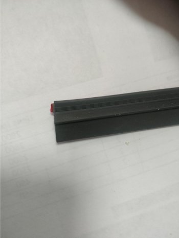 287 р. Универсальный уплотнитель FlexLine (на самоклеящейся основе, лепесток 9 mm, 1 погонный метр) ГАЗ Баргузин 2217 автобус 2-ой рестайлинг (2010-2025)  с доставкой в г. Пермь. Увеличить фотографию 4