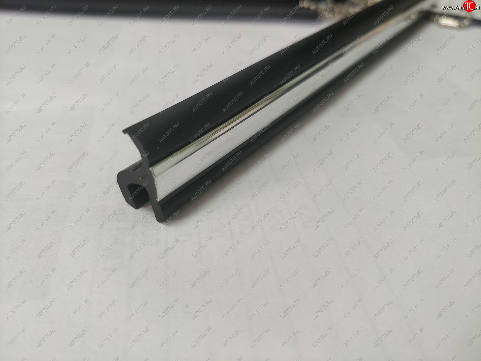 319 р. Универсальный уплотнитель FlexLine (16 mm U-LIP с хром полосой, 1 погонный метр) Лада 2108 (1984-2003)  с доставкой в г. Пермь