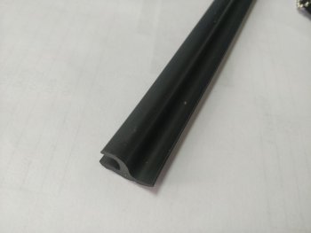 319 р. Универсальный уплотнитель FlexLine (16 mm U-LIP с хром полосой, 1 погонный метр) Лада 2108 (1984-2003)  с доставкой в г. Пермь. Увеличить фотографию 3