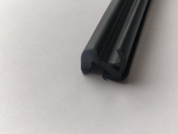 Универсальный уплотнитель FlexLine (8 mm U-LIP 2 лепестка, 1 погонный метр) Лада 2108 (1984-2003)