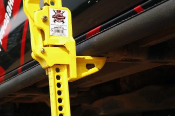 54 999 р. Домкрат реечный Hi-Lift Super X-Treme (чугун, 150 см) Honda StepWagon 5 RP1,RP2, RP3, RP4 минивэн дорестайлинг (2015-2017) (Грузоподъемность: 3 тонны)  с доставкой в г. Пермь. Увеличить фотографию 4