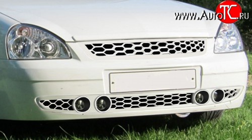 859 р. Изменённая решётка Euro-Style с крупной сеткой под 4 ПТФ  Лада Приора ( 21728,  2170,  2171,  2172) (2013-2018) купе рестайлинг, седан рестайлинг, универсал рестайлинг, хэтчбек рестайлин (Неокрашенная)  с доставкой в г. Пермь
