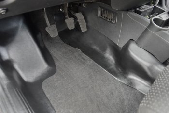 2 409 р. Накладки на ковролин пола Petroil Tuning  Лада Гранта ( 2190,  2191) - Гранта Спорт ( 2191,  2190) (Передние боковые)  с доставкой в г. Пермь. Увеличить фотографию 3