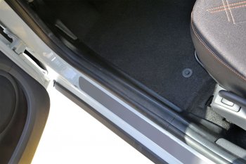 1 379 р. Накладки на ковролин передние Petroil Tuning Лада Ларгус рестайлинг R90 (2021-2025)  с доставкой в г. Пермь. Увеличить фотографию 2