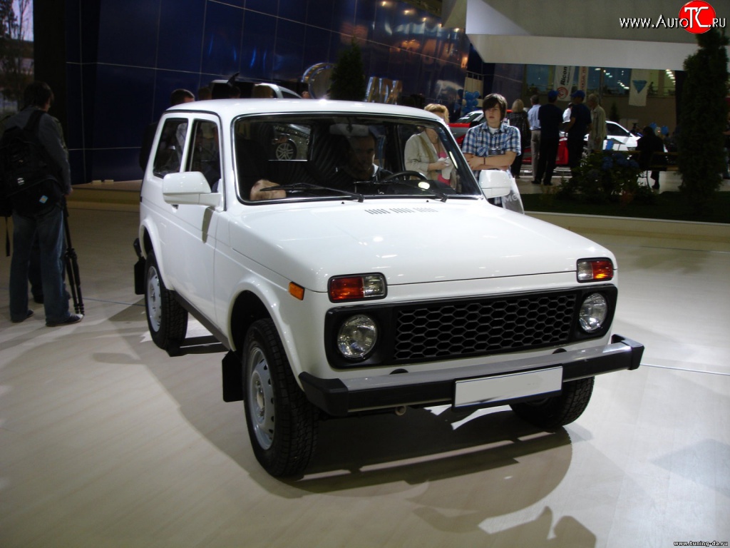 1 049 р. Решётка радиатора Euro Style Лада Нива 4х4 2121 3 дв. дорестайлинг (1977-2019) (Неокрашенная)  с доставкой в г. Пермь