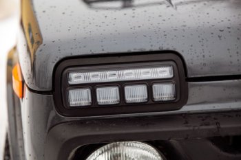 3 989 р. Дневные ходовые огни с поворотниками Тюн-Авто Urban Лада нива 4х4 2121 Бронто 3 дв. 1-ый рестайлинг (2017-2019) (Поворотник в ВЕРХНЕЙ секции, рассеянный свет)  с доставкой в г. Пермь. Увеличить фотографию 4