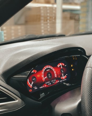 42 949 р. Электронная панель приборов Тюн-Авто “Vision” Лада Веста Кросс 2180 седан рестайлинг (2022-2025) (Темно-серый, матовый)  с доставкой в г. Пермь. Увеличить фотографию 3