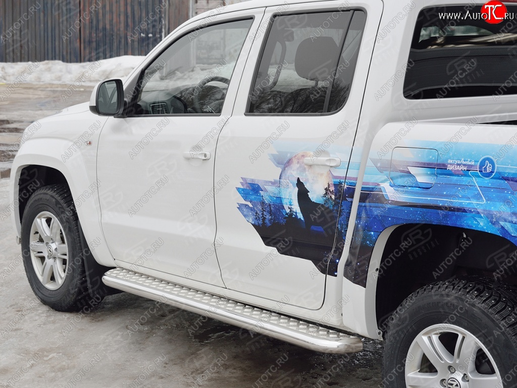 32 849 р. Порожки для ног (труба Ø63) SLITKOFF  Volkswagen Amarok (2016-2022) рестайлинг (лист - нержавейка, профиль - нержавейка)  с доставкой в г. Пермь