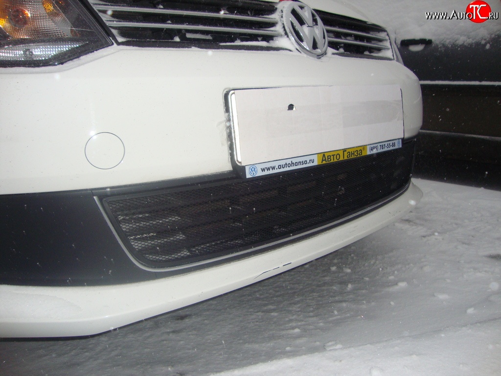 2 089 р. Сетка на бампер Russtal (черная) Volkswagen Polo 5 седан дорестайлинг (2009-2015)  с доставкой в г. Пермь