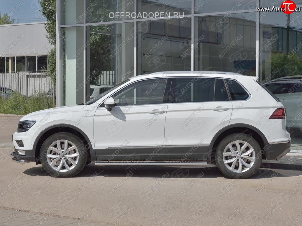 19 399 р. Пороги труба 120х60 овал с проступью Russtal Volkswagen Tiguan Mk2 дорестайлинг (2016-2020)  с доставкой в г. Пермь