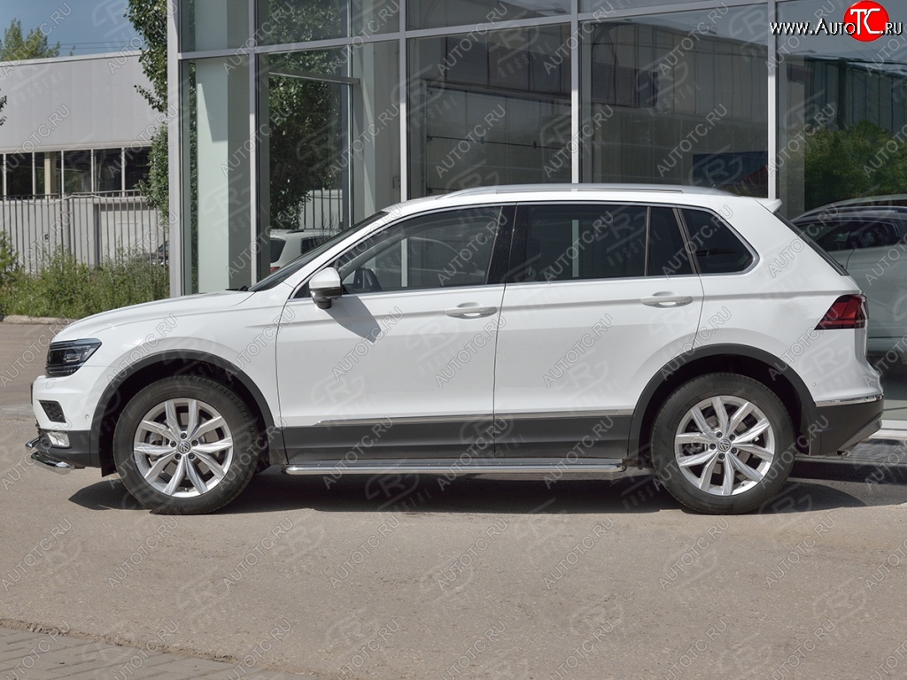 35 549 р. Порожки для ног (труба Ø42) SLITKOFF  Volkswagen Tiguan  Mk2 (2016-2020) дорестайлинг (лист - нержавейка, профиль - нержавейка)  с доставкой в г. Пермь