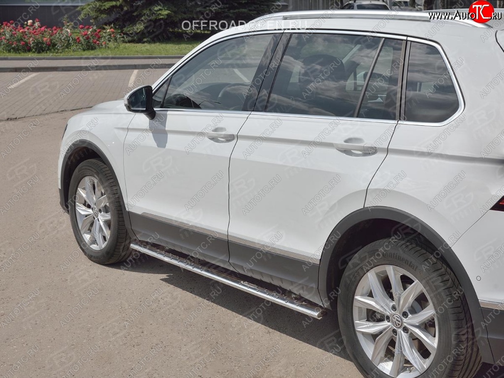 16 649 р. Пороги труба 75х42 овал с проступью Russtal Volkswagen Tiguan Mk2 дорестайлинг (2016-2020)  с доставкой в г. Пермь