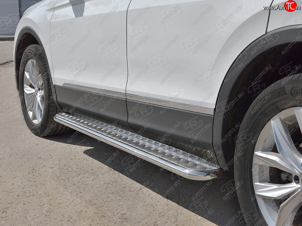 22 999 р. Порожки для ног SLITKOFF (Ø42 мм, NOT R-LINE) Volkswagen Tiguan Mk2 рестайлинг (2020-2022) (лист - алюминий, профиль - углеродистая сталь)  с доставкой в г. Пермь