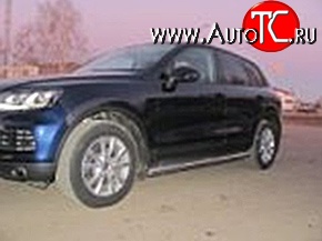 11 899 р. Защита порогов d76 мм Металл Дизайн  Volkswagen Touareg  NF (2010-2014) дорестайлинг (полированная нержавейка)  с доставкой в г. Пермь
